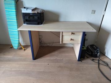 Bureau  beschikbaar voor biedingen