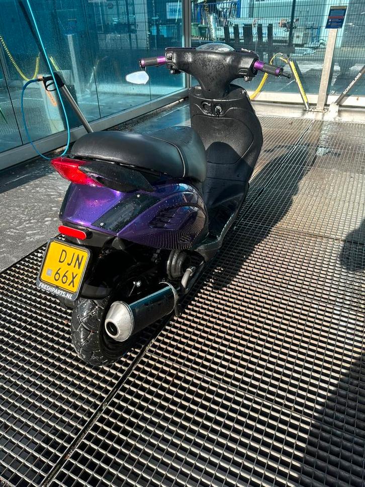 Zip 2017 4T + Turbokit, Fietsen en Brommers, Scooters | Piaggio, Zo goed als nieuw, Zip, Maximaal 45 km/u, Benzine, Ophalen