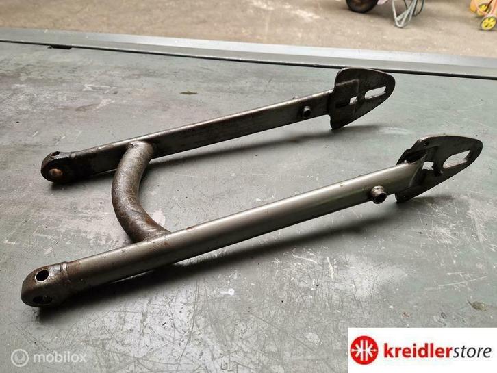 Kreidler buffeltank achterbrug model 66-72 kaarsrecht 1e lak, Fietsen en Brommers, Brommeronderdelen | Kreidler, Gebruikt, Ophalen of Verzenden