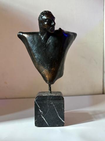 Bronzen buste op marmeren sokkel - modern kunstbeeld - brons beschikbaar voor biedingen