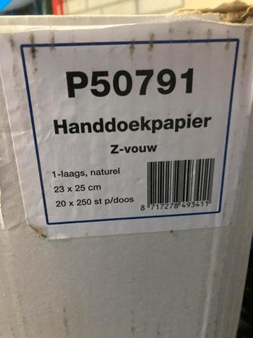 HANDDOEKPAPIER.  Z - Vouw beschikbaar voor biedingen