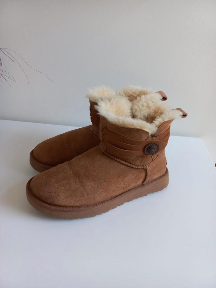Originele Uggs Elva Dames Maat 40 (W9)., Kleding | Dames, Schoenen, Gedragen, Lage of Enkellaarzen, Bruin, Ophalen of Verzenden