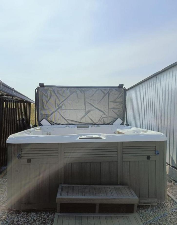 Jacuzzi Sundance Spas model Optima Spa, Tuin en Terras, Bubbelbaden en Hottubs, Zo goed als nieuw, Ophalen of Verzenden