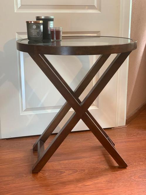 Te koop: elegant rond bijzettafel met glazen blad, Huis en Inrichting, Tafels | Sidetables, Zo goed als nieuw, 50 tot 75 cm, 50 tot 100 cm