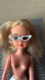 Vintage Barbie Sindy Fleur clone cateye bril, Verzamelen, Poppen, Ophalen of Verzenden, Gebruikt, Accessoires