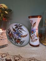 vintage Gouda PLateel schaal en vaas decor Iris/Sylvia FLORA, Antiek en Kunst, Curiosa en Brocante, Ophalen