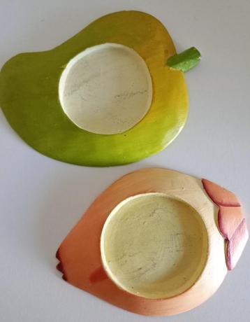 2x waxinelichthouder peer en ananas p.st. 0.25 beschikbaar voor biedingen