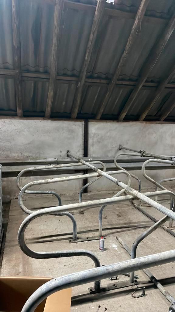 R Ligboxen, Dieren en Toebehoren, Stalling en Weidegang