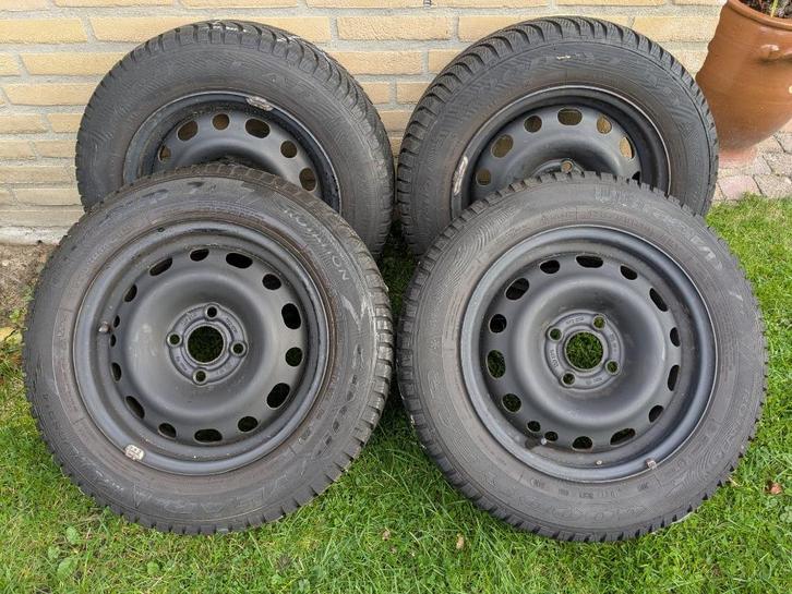 Goodyear Ultragrip winterbanden op stalen velg, Auto-onderdelen, Banden en Velgen, Banden en Velgen, Winterbanden, 14 inch, 175 mm