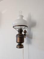 Antieke olielamp, omgebouwd naar elektrisch, Ophalen