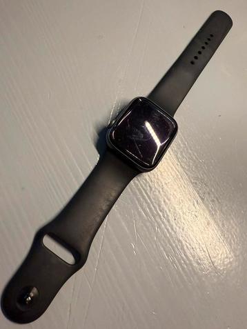 Apple Watch Series 4, 44mm beschikbaar voor biedingen