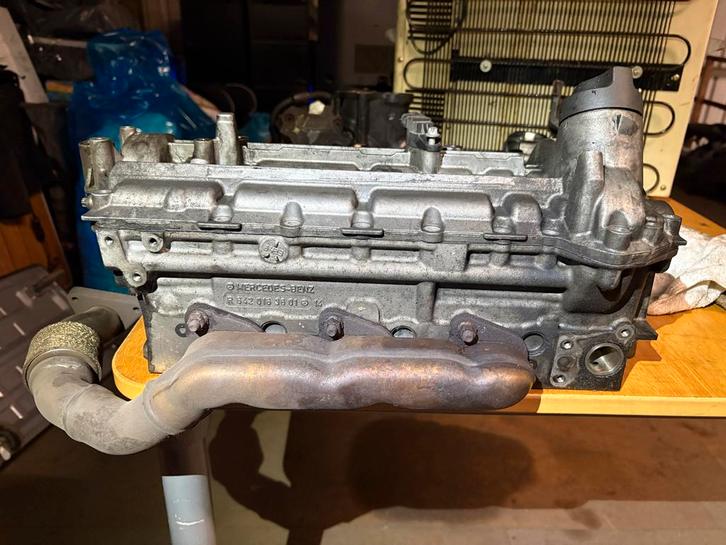Cilinderkop met uitlaatspruitstuk Mercedes W204 320CDI, Auto-onderdelen, Motor en Toebehoren, Mercedes-Benz, Gebruikt, Ophalen