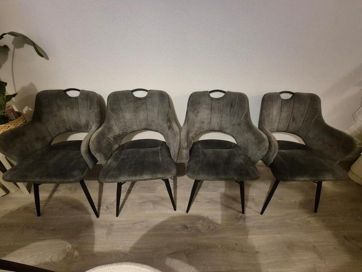 Set van 4 Grijze Eetkamerstoelen, Huis en Inrichting, Stoelen, Zo goed als nieuw, Vier, Stof, Grijs, Ophalen