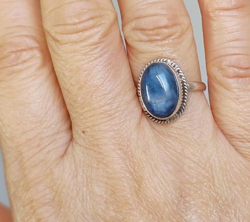 925 zilveren ring met natuurlijke Kyaniet steen, Sieraden, Tassen en Uiterlijk, Ringen, Nieuw, Dame, 17 tot 18, Blauw, Zilver