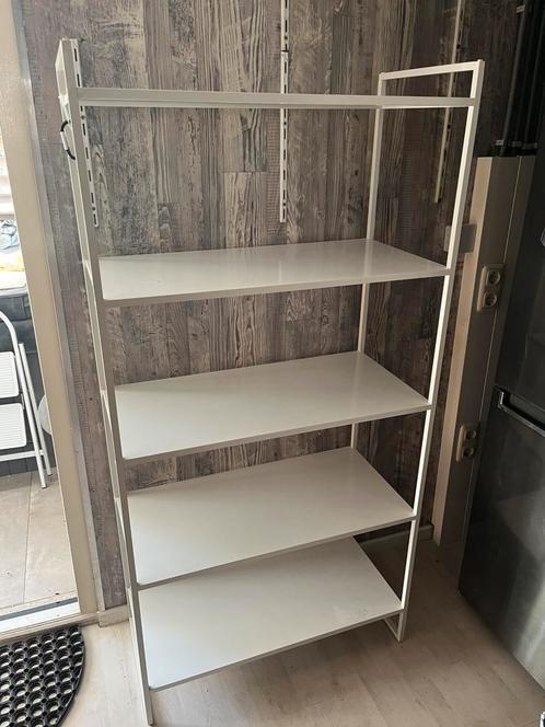 Twee IKEA stellingkasten van wit metaal, Huis en Inrichting, Kasten | Stellingkasten, Gebruikt, Ophalen