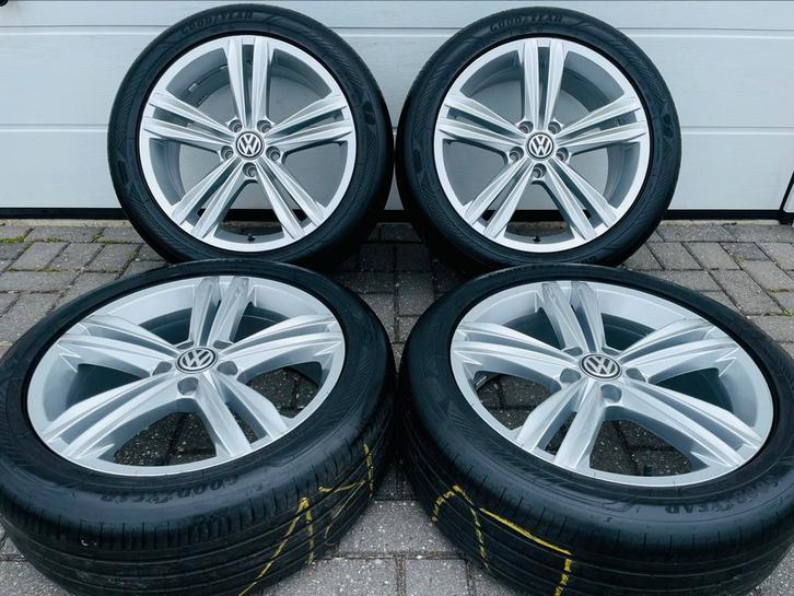 18 Inch Originele VW Sebring Velgen T Roc 215/50/18 5x112, Auto-onderdelen, Banden en Velgen, Banden en Velgen, Zomerbanden, 18 inch