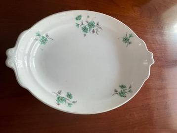 brood- vleesschaal , serie Groene Bloem",  P. Regout. antiek beschikbaar voor biedingen