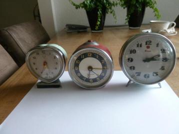 3 oude wekkers beschikbaar voor biedingen