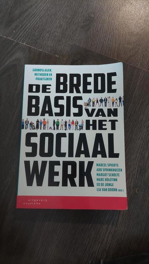 Margot Scholte - De brede basis van het sociaal werk, Boeken, Wetenschap, Zo goed als nieuw, Sociale wetenschap, Ophalen of Verzenden
