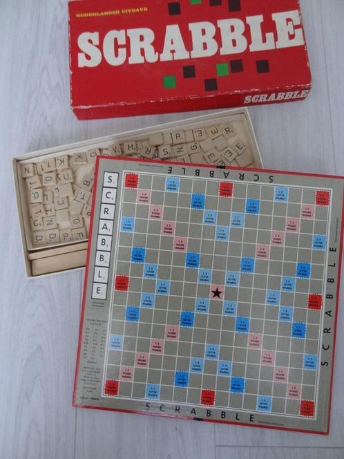 Scrabble met houten letters en bordjes, Hobby en Vrije tijd, Gezelschapsspellen | Bordspellen, Gebruikt, Een of twee spelers, Drie of vier spelers