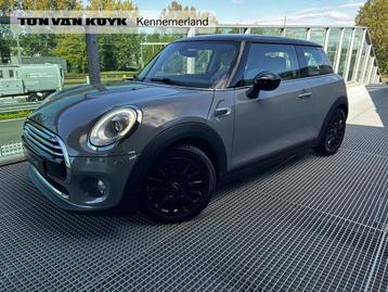 Mini Mini 1.5 Cooper First Born Edition 1e eigenaar, Lederen beschikbaar voor biedingen