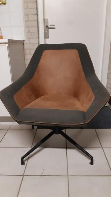 moderne fauteuil beige suède/grijs stof beschikbaar voor biedingen
