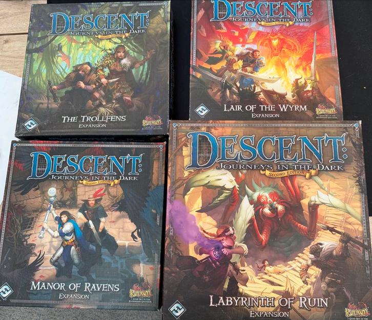 Descent 2e - Beschadigde doos, deels geschilderd, Hobby en Vrije tijd, Gezelschapsspellen | Bordspellen, Gebruikt, Een of twee spelers