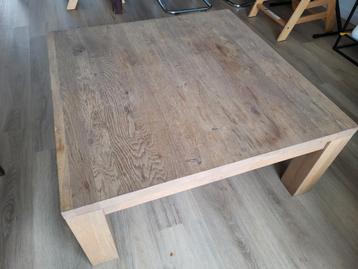 Stevige houten salontafel 100x100x44