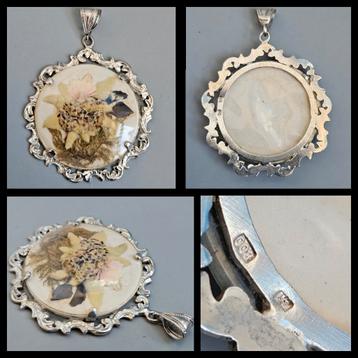 Antiek zilver, zilveren hanger met gedroogde edelweiss  beschikbaar voor biedingen