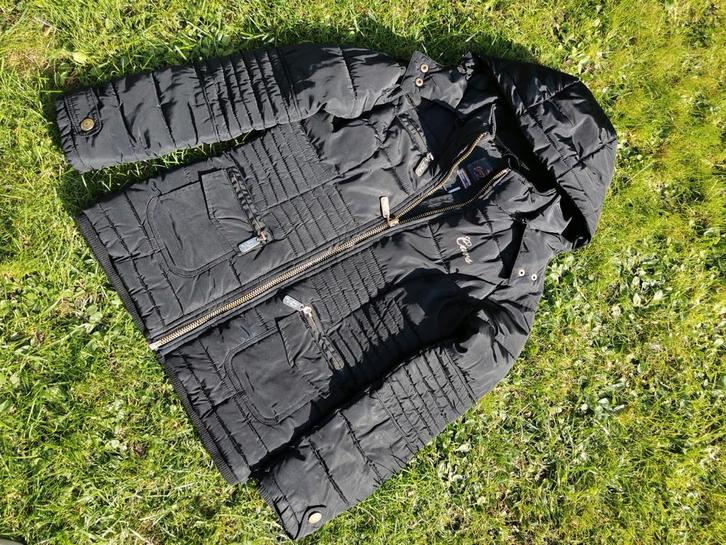 Winterjas Cars meisje mt140 izgs, Kinderen en Baby's, Kinderkleding | Maat 140, Zo goed als nieuw, Meisje, Jas, Ophalen of Verzenden