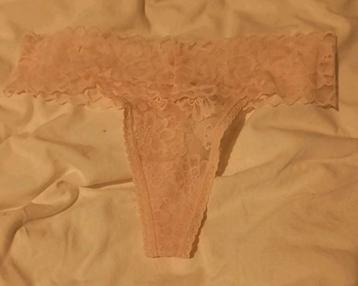 Luxe dames string met kant roze maat M beschikbaar voor biedingen