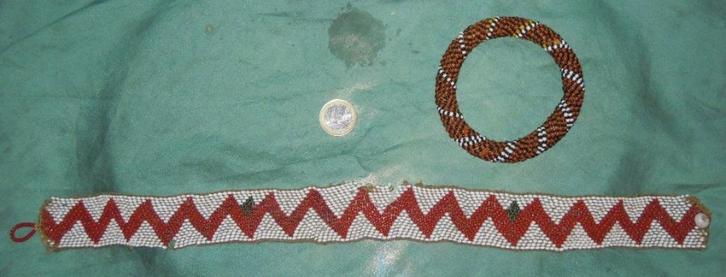Oud Afrikaans kralenwerk halsband en armband, Antiek en Kunst, Kunst | Niet-Westerse kunst, Ophalen of Verzenden