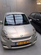 Daihatsu Sirion 2 1.0-12V Premium, Auto's, Voorwielaandrijving, Gebruikt, Beige, Bedrijf