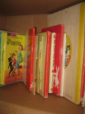 Kinderboeken uit zestiger jaren heel divers (ruim 15 stuks)  beschikbaar voor biedingen