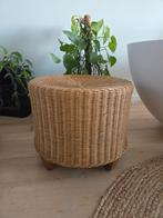 Vintage Rotan Poef op pootjes., Minder dan 50 cm, Gebruikt, Minder dan 50 cm, Vintage
