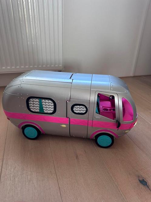 L.O.L. Surprise Glamper metallic zilver - compleet, Kinderen en Baby's, Speelgoed | Speelgoedvoertuigen, Zo goed als nieuw, Ophalen of Verzenden
