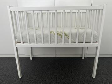 Wieg+koudschuim matras met bamboo hoes beschikbaar voor biedingen
