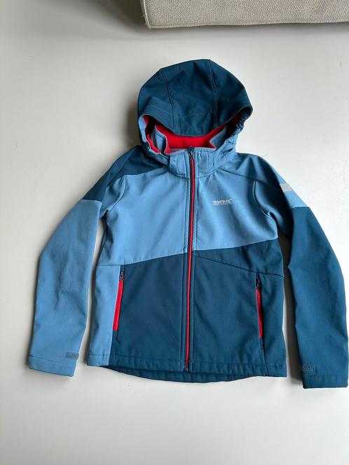 Regatta Softshell jas meisjes zo goed als nieuw, Kinderen en Baby's, Kinderkleding | Maat 140, Zo goed als nieuw, Meisje, Jas