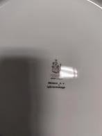 Porseleinen bord Hotel Dommering Winschoten 27,5 cm, Gebruikt, Ophalen of Verzenden, Bord(en), Effen
