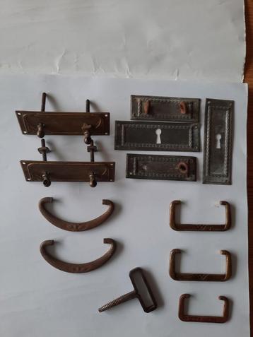 Oud Beslag Diverse Stijlen beschikbaar voor biedingen