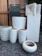 Set witte bloempotten en pilaar/zuil, Kunststof, Rond, Ophalen of Verzenden, Zo goed als nieuw