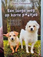 Boek "Een Lange Weg op korte pootjes", Boeken, Dieren en Huisdieren, Honden, Ophalen of Verzenden, Zo goed als nieuw