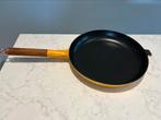Le Creuset La Mama koekenpan 29 cm Marigold heel goed, Huis en Inrichting, Gietijzer, Ophalen of Verzenden, Zo goed als nieuw