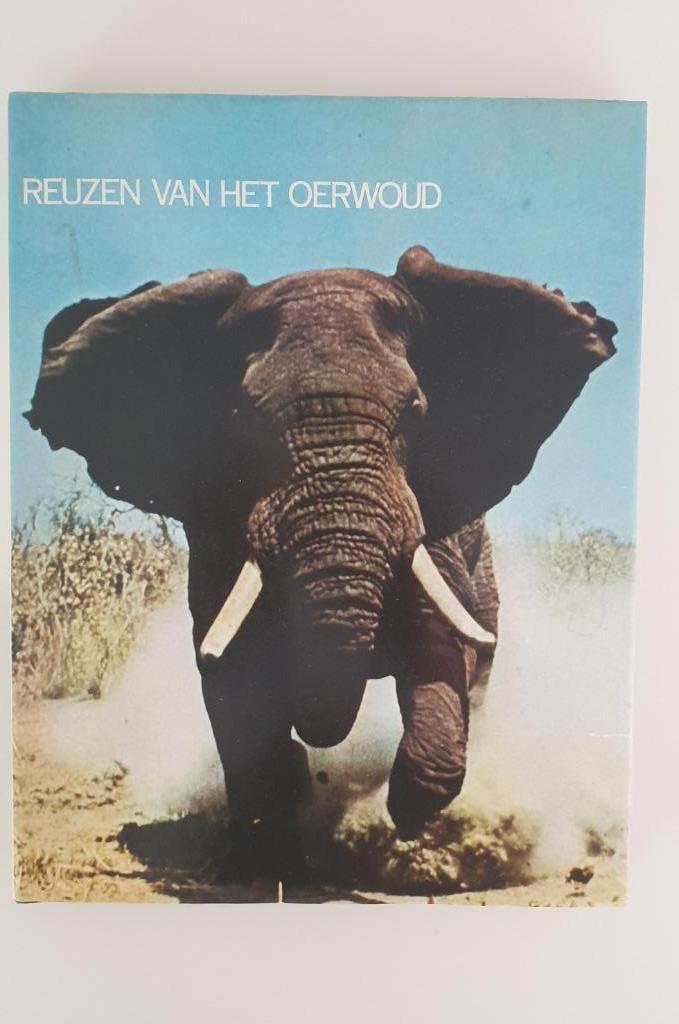 Dierenboek: Reuzen van het oerwoud, Boeken, Dieren en Huisdieren, Zo goed als nieuw, Overige diersoorten, Ophalen of Verzenden