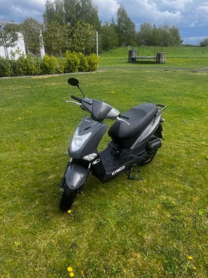 Kymco agility 50, Fietsen en Brommers, Snorfietsen en Snorscooters, Zo goed als nieuw, Kymco, Benzine, Ophalen