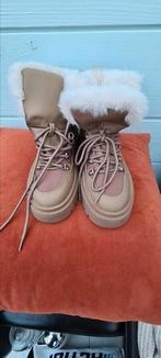 Bergschoenen  of  wintersport   2 paar  38  maat, Ophalen of Verzenden, Zo goed als nieuw, Overige kleuren, Sneakers of Gympen