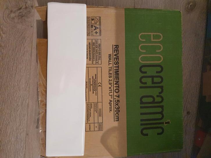 Mooie badkamertegels over gratis!, Doe-het-zelf en Verbouw, Tegels, Nieuw, Wandtegels, Keramiek, 20 tot 40 cm, Minder dan 20 cm