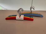 2 x set van 7 gekleurde kledinghangers baby / kind NIEUW., Ophalen, Nieuw, Overige typen