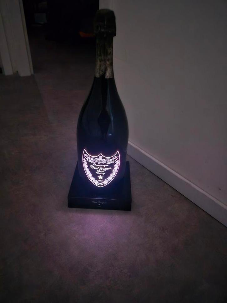 Dom Perignon champagne Magnum Rose Dummy Fles Verlicht, Verzamelen, Merken en Reclamevoorwerpen, Gebruikt, Lichtbak of (neon) lamp