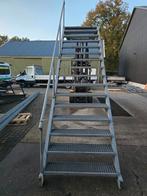 Stalen trap met bordes gegalv. Hoog 3,25 mtr. Nog175, Ophalen, Zo goed als nieuw, 2 tot 4 meter